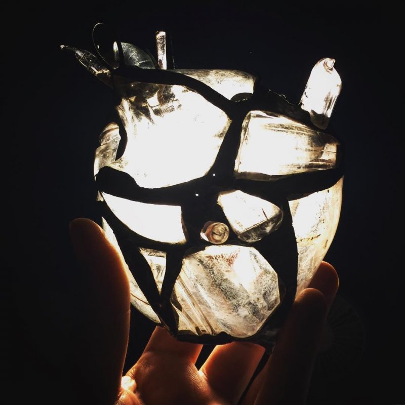 @dani_robison makes beautiful objects from glass. I bought this heart.

#art #heart #glass #ventricles #chambers