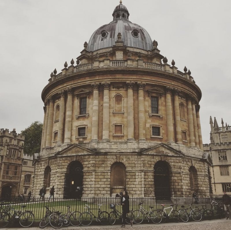 Stereotypical Oxford shot. The stonework at the base was corroded by the fake snow used in the 1985 Barry Levinson film Young Sherlock Holmes: Pyramid of Fear, which I saw being filmed but nonetheless gave me nightmares for a year. It also was the first use of an all-CGI character in a full-length motion picture.